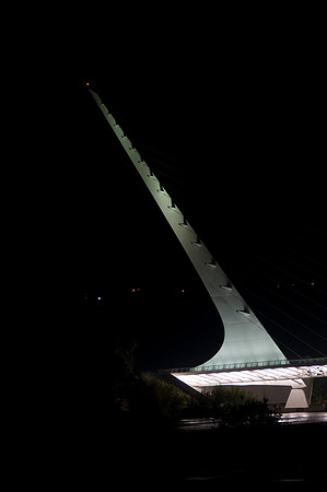 Sun Dial Bridge at Night20407112008