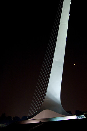 Sun Dial Bridge at Night14507112008